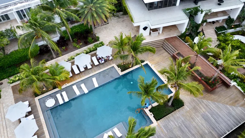 Hodges Bay Resort & Spa