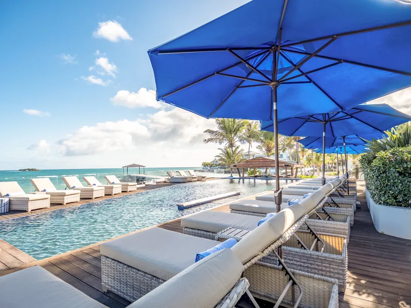 Hodges Bay Resort & Spa