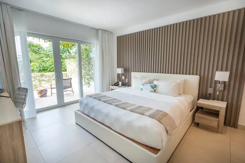 Hodges Bay Resort & Spa