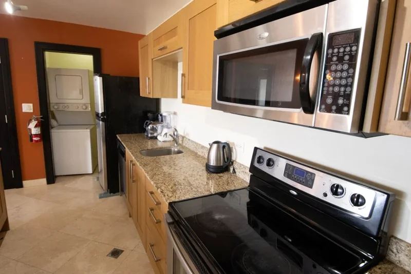 The kitchen and laundry alcove