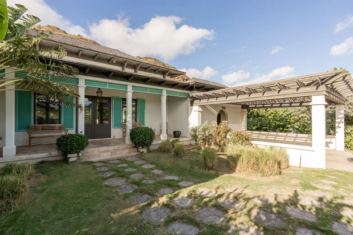 The villa and its garden path
