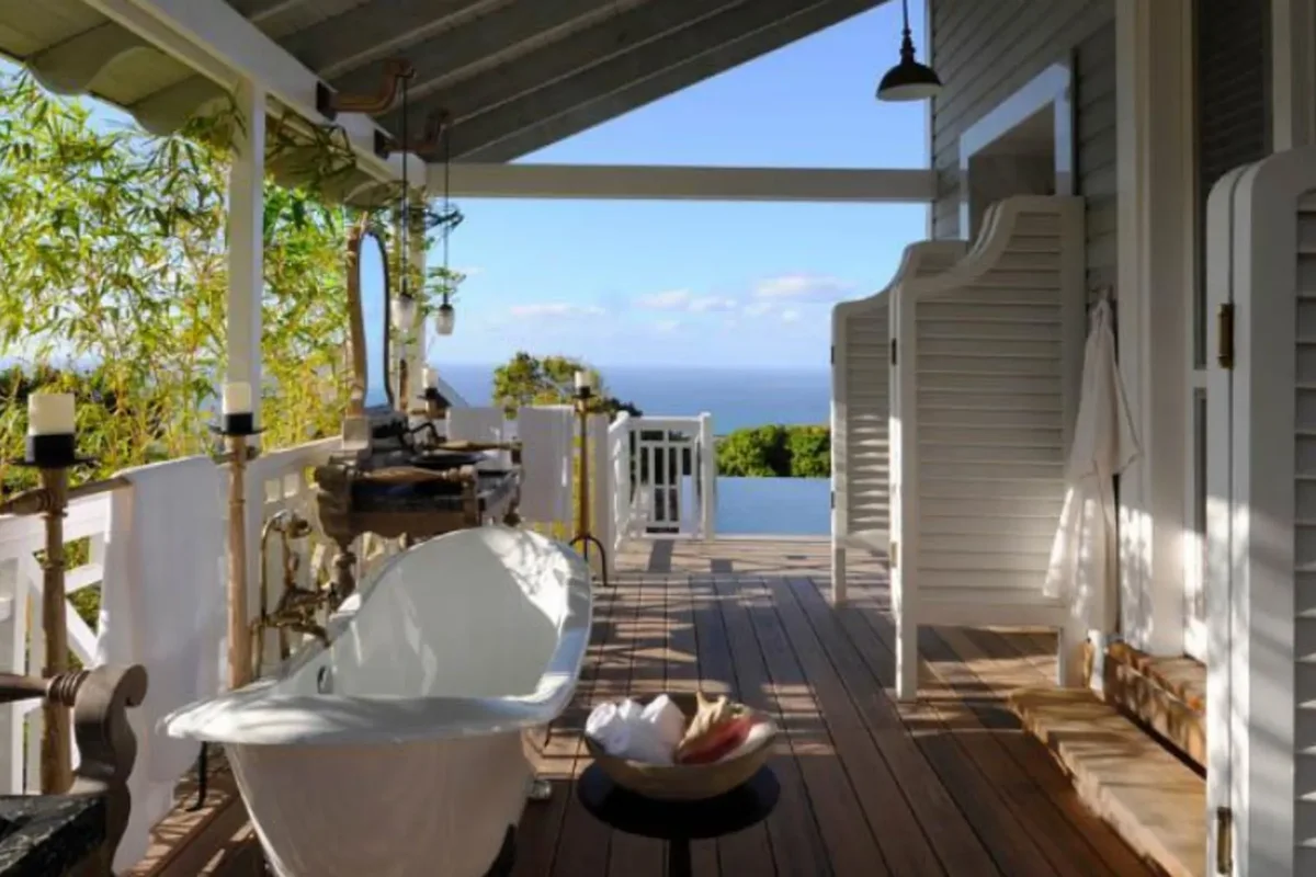 Eco-Friendly Hillside Cottage with Views, St. Kitts